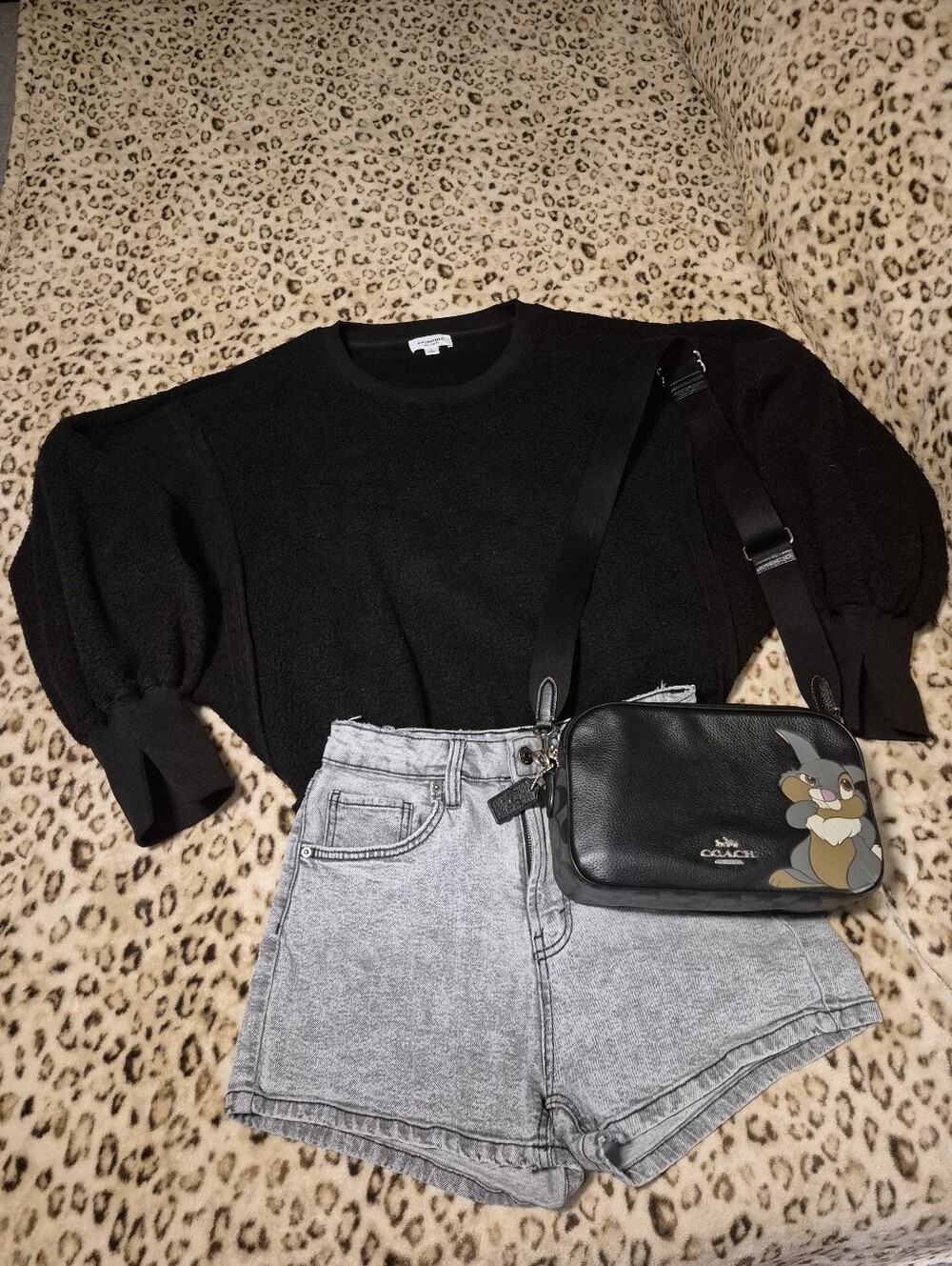 Oversized Black Sweatshirt
